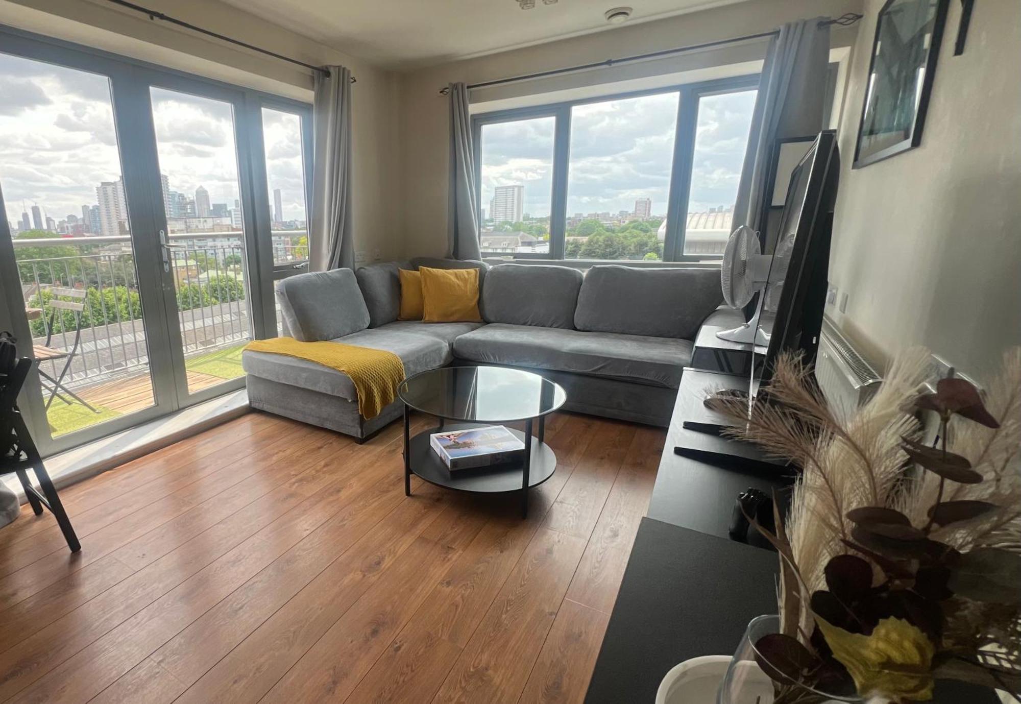 Sunset Heights Bright 2br With Views And Free Parking Apartment London